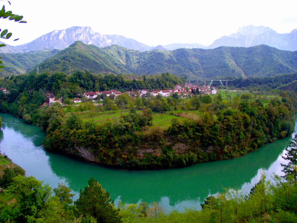 Paesaggio vicino Jablanica, area al centro di lotte ambientali