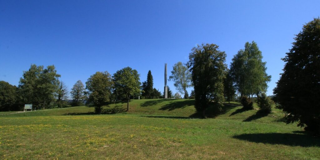 Spomenik di Žužemberk